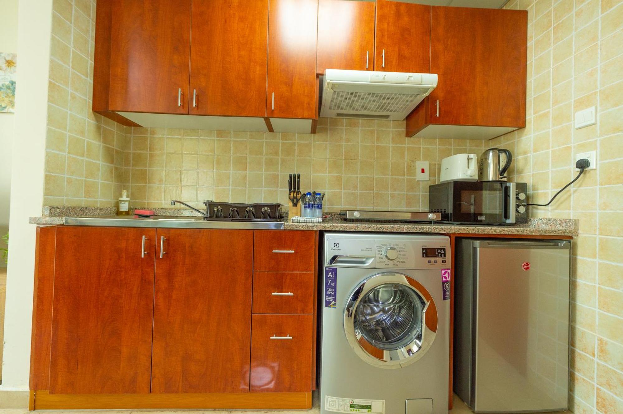 Luxury Escapes - Modern Budget Studio With Balcony In Jlt! Дубай Экстерьер фото